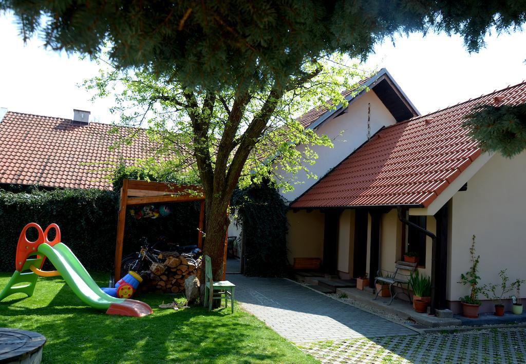 Penzion04 Hotel Třeboň Kültér fotó